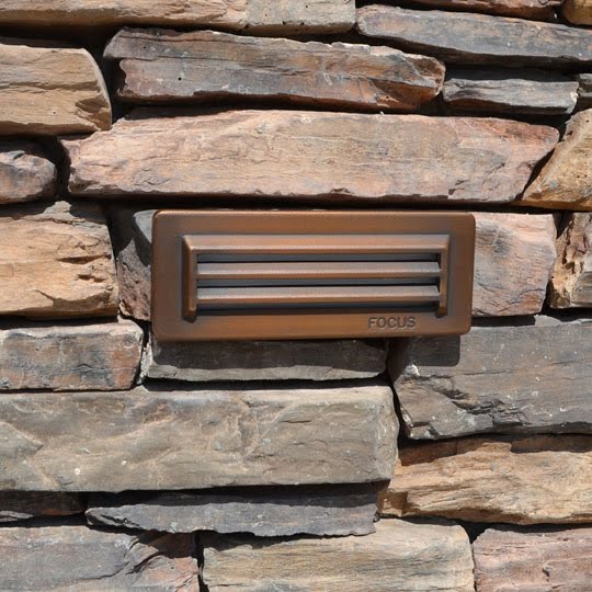 LED Three Louvers Brick Light
